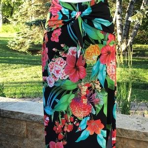 Venus floral skirt, size M